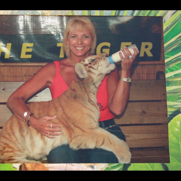 MEET THE POSHER - Picture 6 of 16